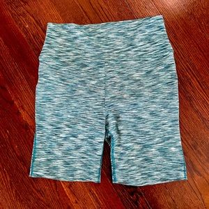 Outdoor Voices Flow Freeform 7” shorts